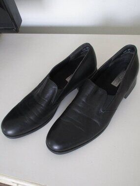 Munro American Womens Black Leather Loafer - Size 10.5 SS